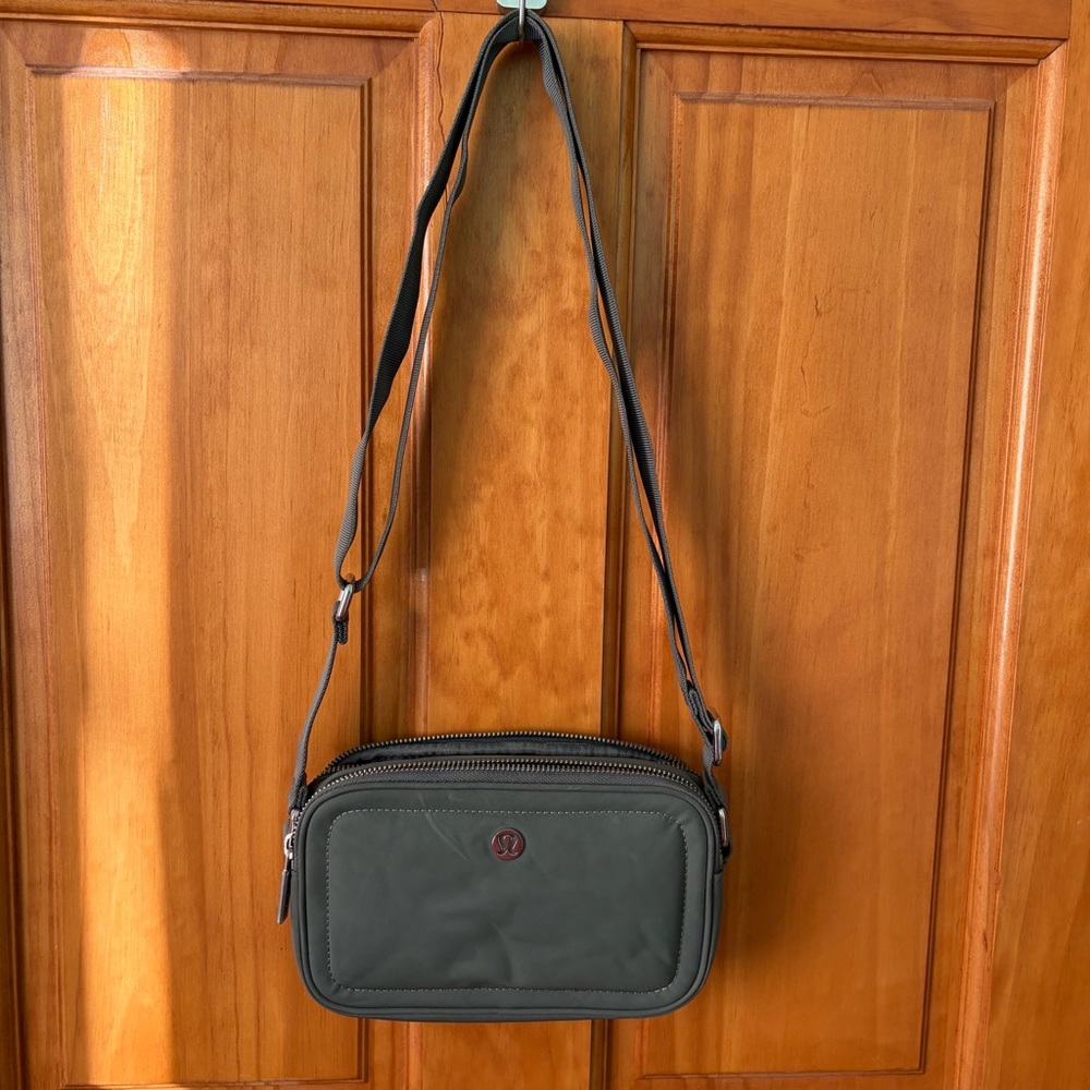Lululemon camera bag